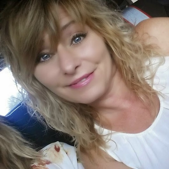 Meet your Posher, Gina - Picture 1 of 1